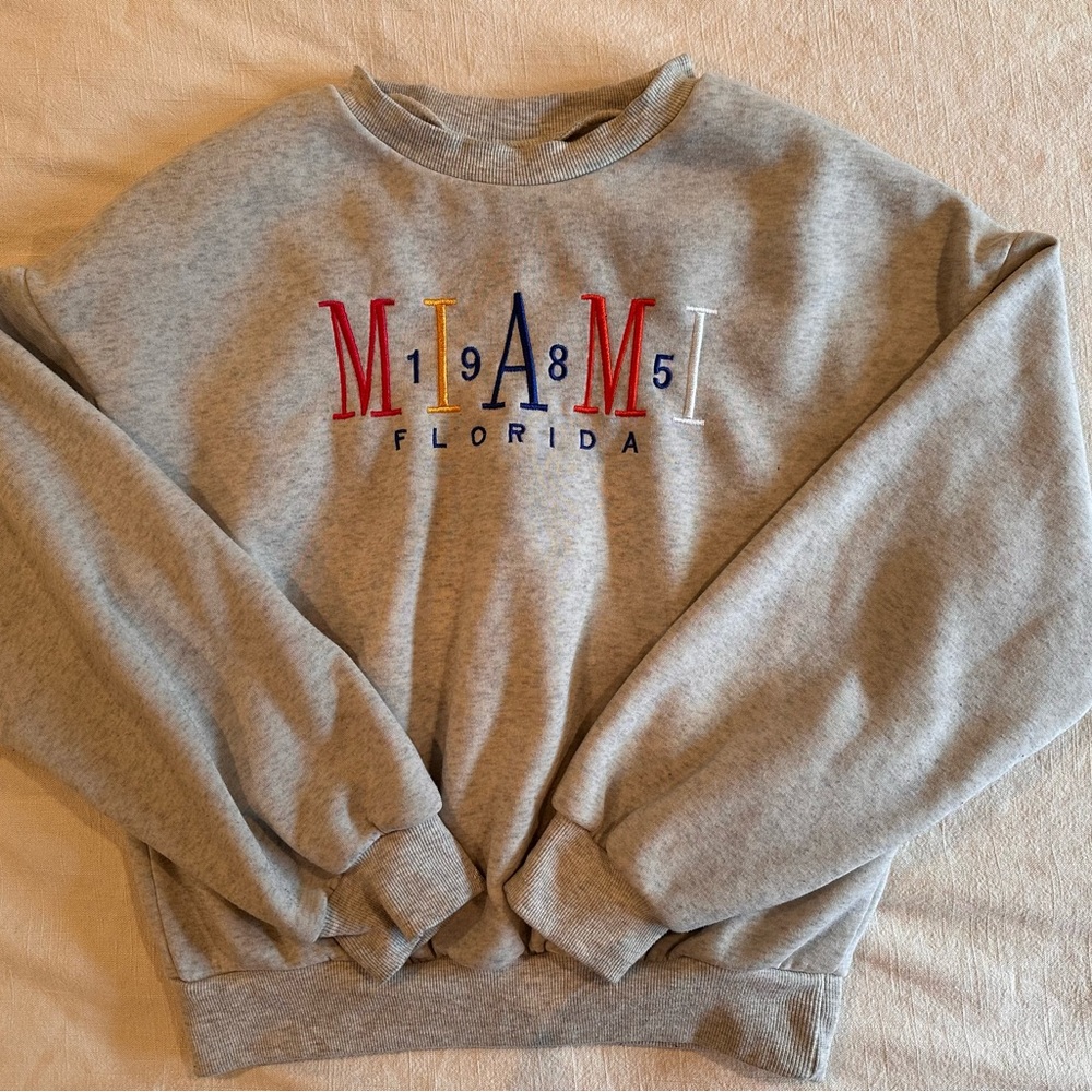 Gray Crewneck Sweater with Ribbed Cuffs